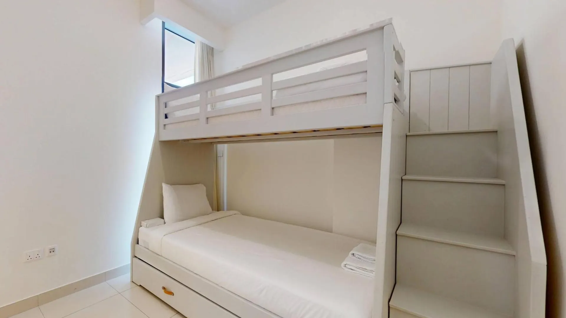 Chic 2 Bedroom Apartment - Park Point - Dubai Hills 0*,
